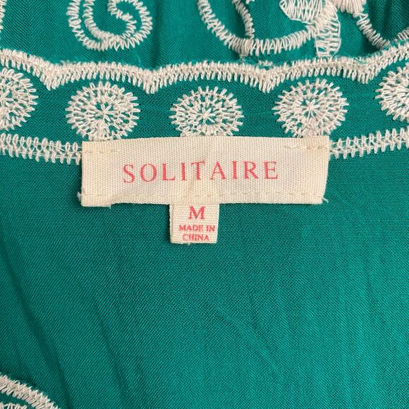 Solitaire Boho Emerald Green Embroidered Floral Cold Shoulder Top Size M Boho‎ - Picture 2 of 9
